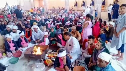 गुरुमंत्र लिया,भीक्षा मांगी और  धारण की  जनेऊ