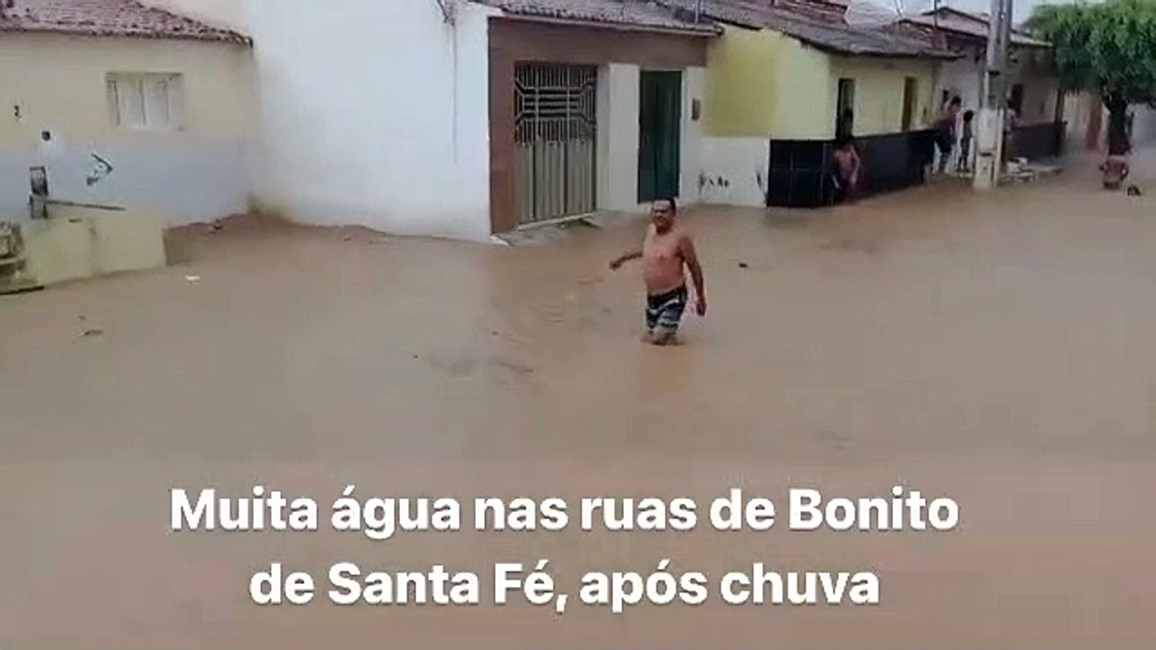 Sertanejos celebram fortes chuvas e vibram com clima na região de Cajazeiras