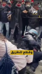 المظاهرات تشل فرنسا وعناصر من الشرطة تنضم للمحتجين