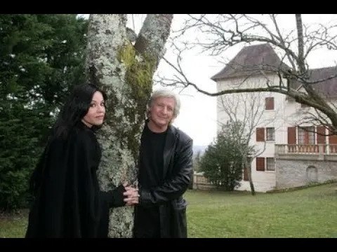 Où vit Patrick Sébastien : découvrez son jardin secret à Martel