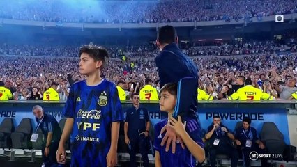 Arjantinli taraftarlar futbolcuları ağlattı