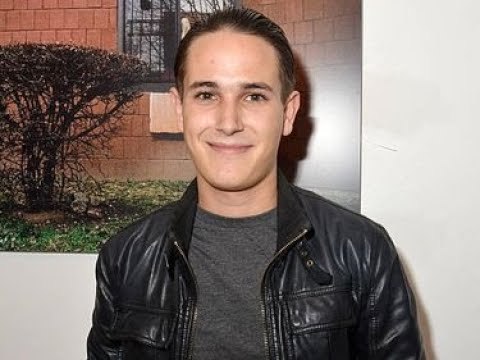 Un homme d'honneur (TF1) : découvrez Emile Berling (Simon Riva), fils de Charles Berling