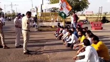 अशोकनगर: राहुल गांधी की सदस्यता खत्म होने के विरोध में कांग्रेस ने किया प्रदर्शन