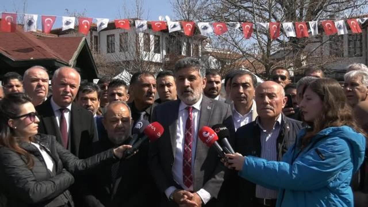 Muhsin Yazıcıoğlu 14. Ölüm Yıl Dönümünde Mezarı Başında Anıldı. Remzi Çayır: "Bu Ülke Asla ve Asla Faili Meçhuller Ülkesi Olmamalıdır"