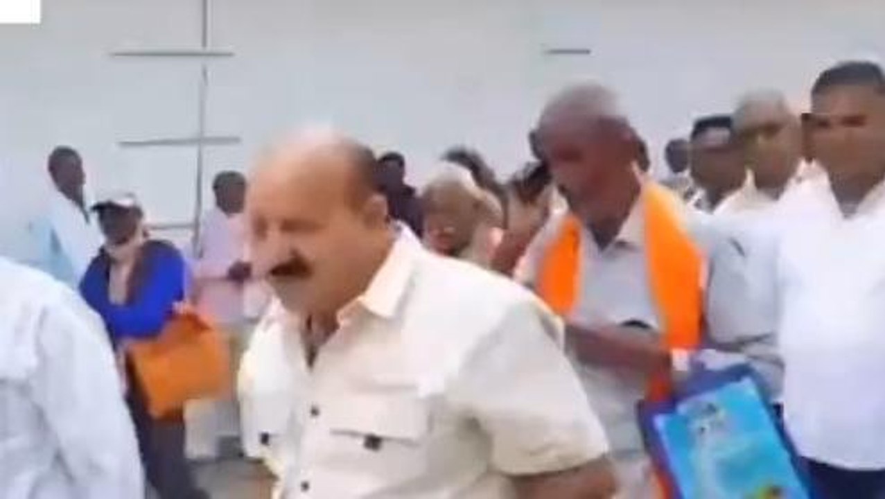 लखीमपुर खीरी: चकबंदी ऑफिस पहुंचे पलिया विधायक रोमी साहनी