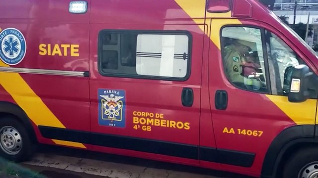 Funcionário de lava car fica ferido após sofrer uma queda de plano elevado