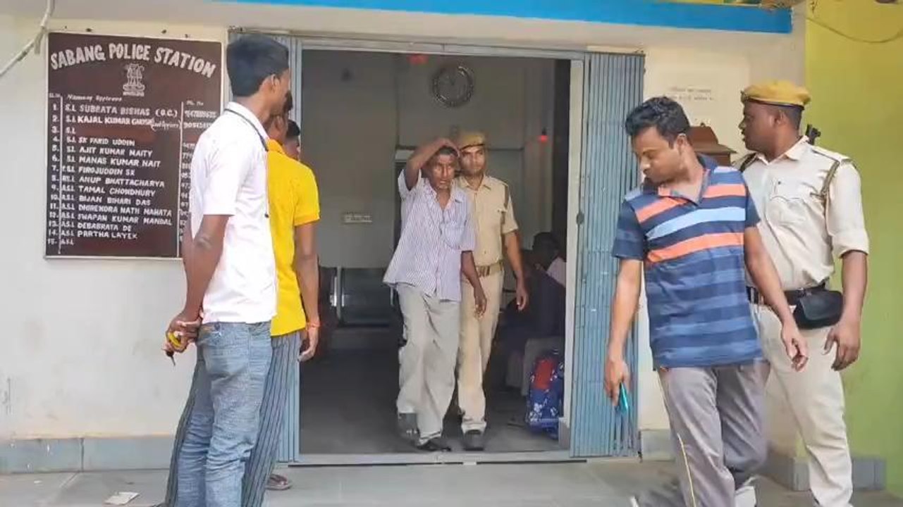 পশ্চিম মেদিনীপুর: টিউশন ফেরত ২ নাবালিকাকে ধর্ষণের অভিযোগ বৃদ্ধের বিরুদ্ধে!