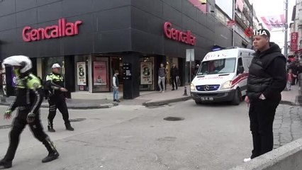 Trafiğe kapalı yolda kaza yapan motosikletli kurye yaralandı