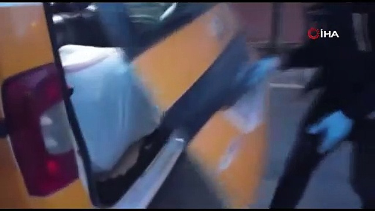Trafik ışıklarında durdurulan ticari takside 41 kilo ‘skunk’ ele geçirildi