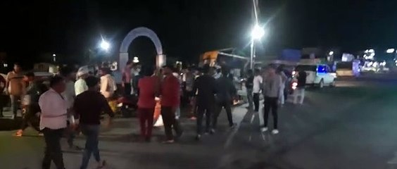 oung man died in accident, angry people created ruckus on the road