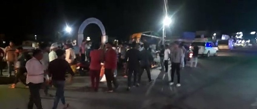 oung man died in accident, angry people created ruckus on the road