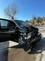 Karabük'te 3 kişinin yaralandığı kaza anı araç kamerasına böyle yansıdı