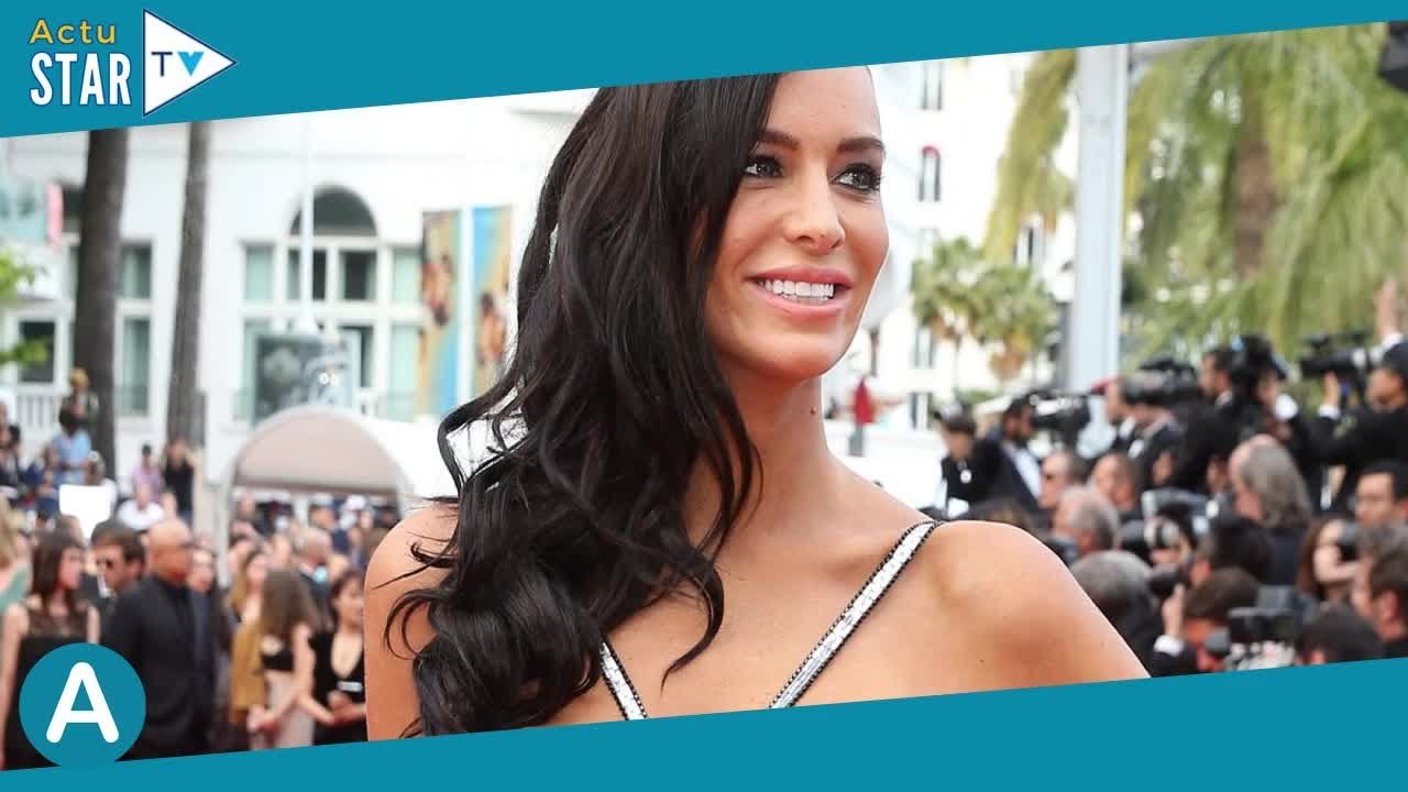 Jade Lagardère : Bikinis et cocktails sur la plage... Elle s'éclate avec ses trois enfants déjà imme