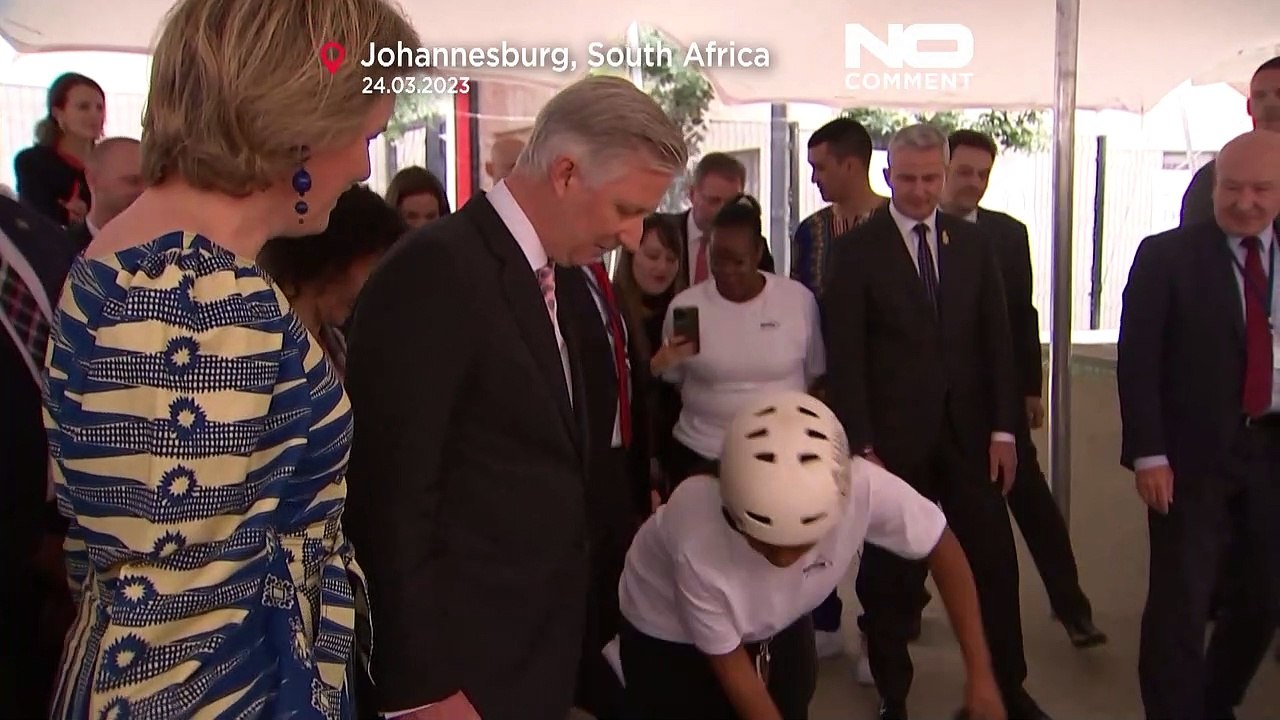 König der Belgier fährt Skateboard