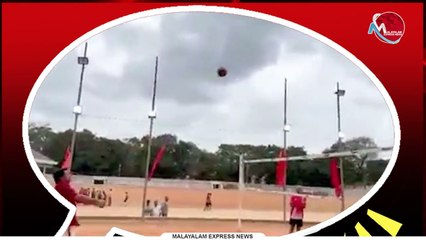 വോളിബാൾ കളിക്കാൻ മന്ത്രി മുഹമ്മദ്‌ റിയാസും