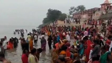 वैशाली: महापर्व छठ को लेकर गंगा घाटों पर श्रद्धालुओं ने किया स्नान, आज की जाएगी खरना पूजा