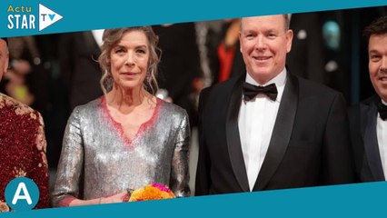 Caroline de Monaco étincelante pour une ambiance Bollywood à Monaco, elle brille en Chanel avec Albe