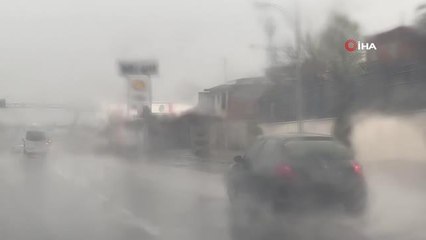 Diyarbakır'da sağanak yağış etkili oldu