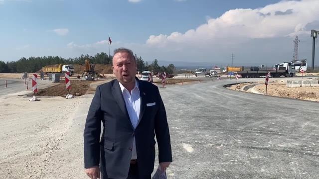 Özkan Yalım'dan Hükümete 'Uşak Çevre Yolu' Çağrısı: Mevcut Projede Burada Köprü Var. Seçim Sevdasından Vazgeçin, Bu Köprüyü Yaptıktan Sonra Bu Yolu...