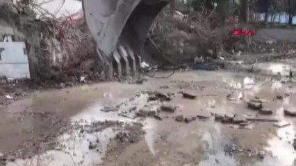 36 KİŞİNİN ÖLDÜĞÜ APARTMANDA KESİLMİŞ KOLON TESPİT EDİLDİ