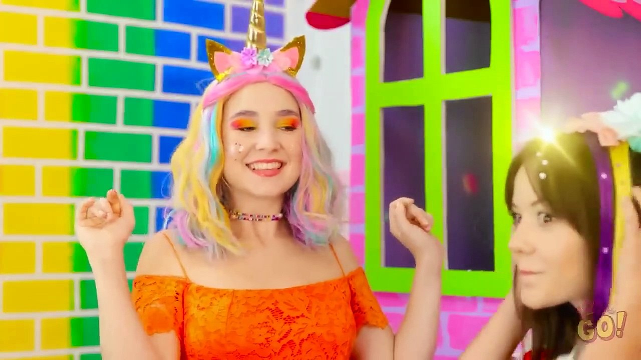 FANTASTIC RAINBOW�� ROOM MAKEOVER - Viral Ideas for Cutest House! Gorgeous Crafts by 123 GO!