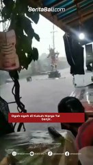 Ogoh-ogoh di Kukuh Marga Tabanan terbawa banjir