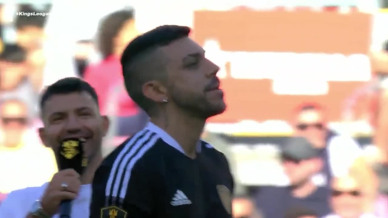 La celebración de Dj Mario a lo Cristiano en el Camp Nou