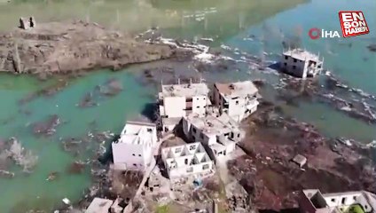 Su seviyesi 78 metre oldu! Sular altında kalacak olan Yusufeli'nde son esnaflar da dükkanlarına kilit vurdu