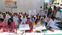राहुल गांधी की सदस्यता समाप्ति के खिलाफ  गांधीवादी तरीके से धरना देकर किया प्रदर्शन