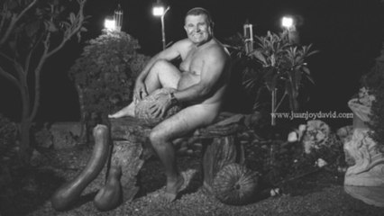 إسبانيا: قرية تخلع ملابسها