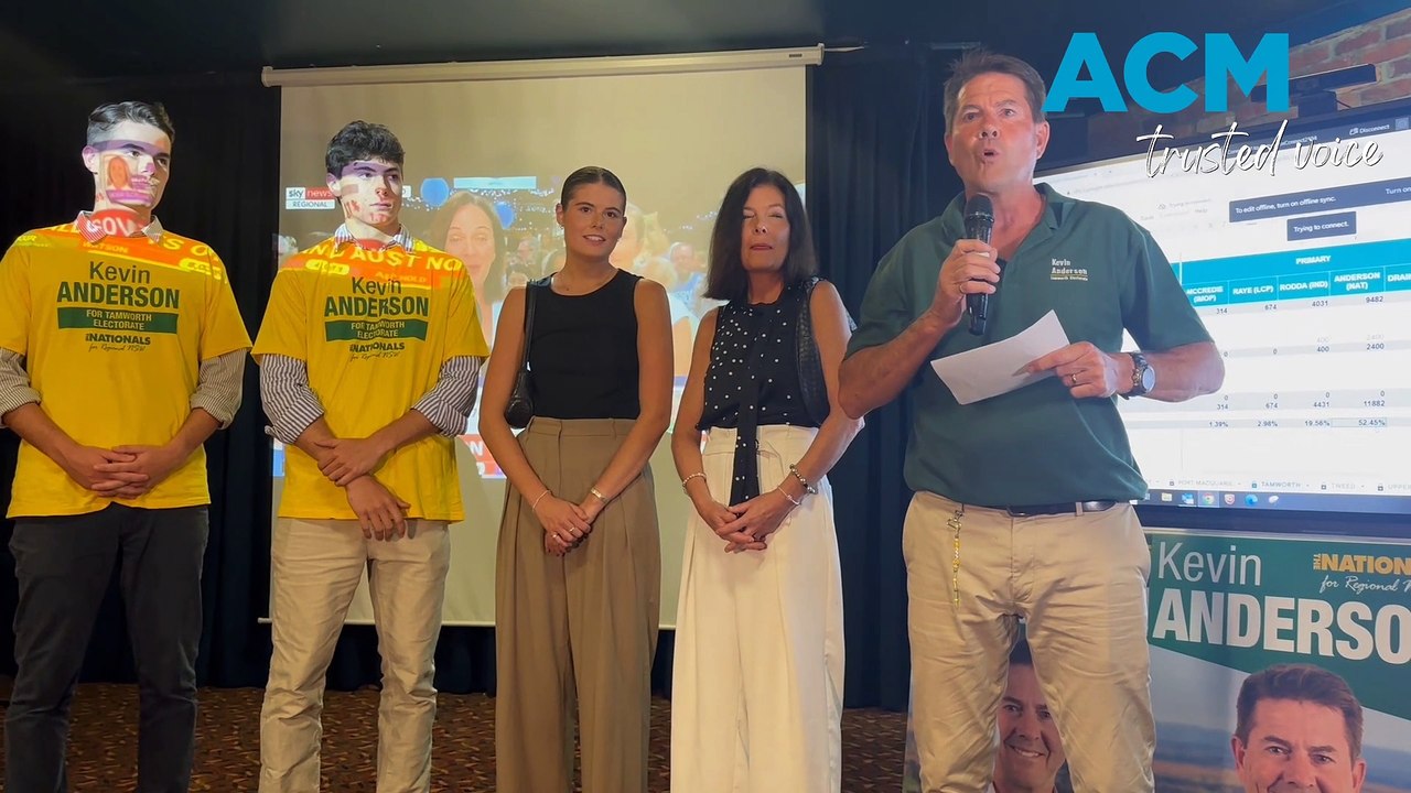 Member for Tamworth Kevin Anderson gives a speech to a room of supporters after winning Tamworth electorate, but coalition loses state - Northern Daily Leader - 25/03/2023