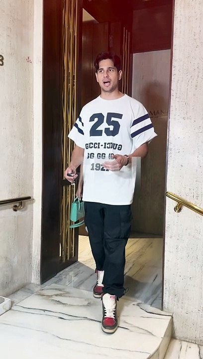 Sidharth Malhotra, Kiara Advani Glow as They Step Out in The City
