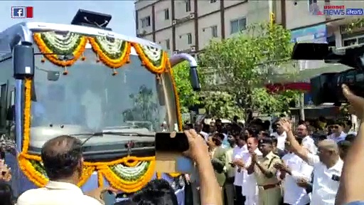 ఈ బస్సుల్లో ప్రయాణం అమ్మ ఒడి అనుభూతేనట... టీఎస్ ఆర్టిసి ఏసి స్లీపర్స్ ప్రారంభం