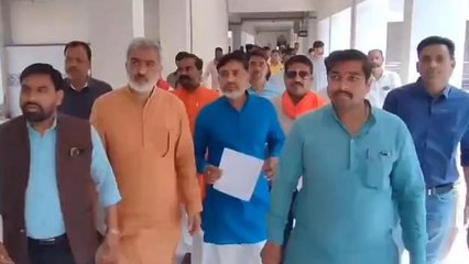 मुरैना: सेंट मैरी स्कूल मामले ने पकड़ा तूल,मान्यता रद्द की मांग को लेकर सौंपा ज्ञापन