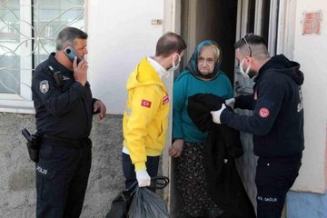 Eskişehir'de çöp evde yaşayan kadın: "Ben sağlık istemiyorum, ölmek istiyorum"