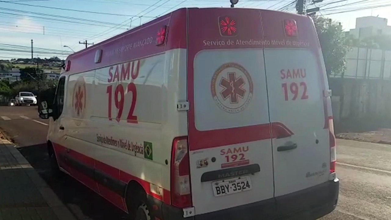 Idosa passa mal no meio da rua e precisa ser socorrida pelo Samu