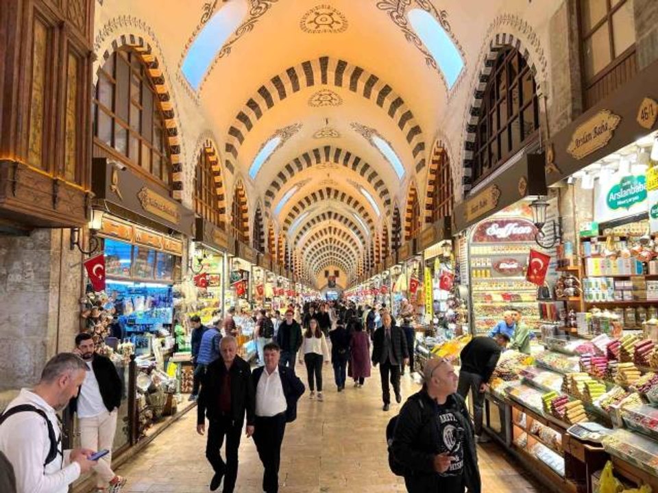 Mısır Çarşısı'nda Ramazan yoğunluğu sürüyor