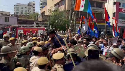 अपनी ही सरकार में पीटे NSUI कार्यकर्ता