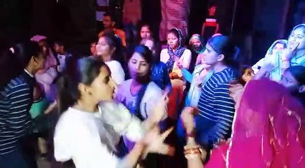 प्रतापगढ़. बेटियों को घोड़ी पर बैठाकर बिंदोरी निकालते परिजन।