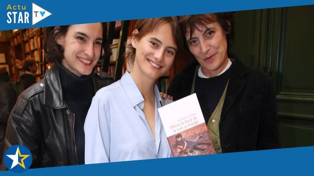 Inès de la Fressange entourée de ses deux filles Nine et Violette d'Urso, son célèbre amoureux en so