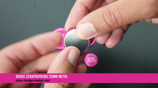 Badge personnalisé pour scrapbooking