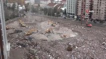 Diyarbakır'da acil yıkılacak binaların enkaz kaldırma çalışmaları devam ediyor