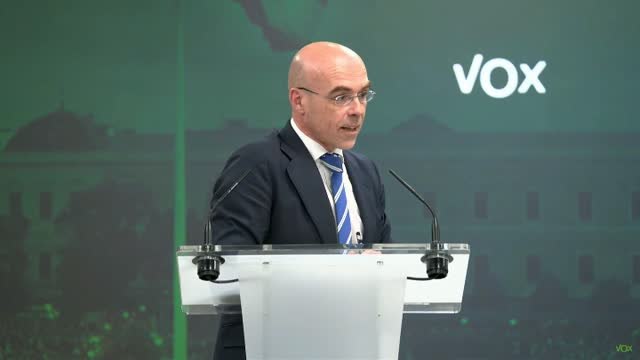 Buxadé: Hay una cosa que une a Sánchez y a Xi, y es que ambos sonríen mucho cuando son recibidos en Davos porque trabajan para las mismas élites