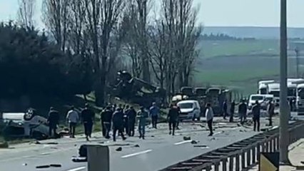 Télécharger la video: TEM Silivri'de kaza: Çok sayıda yaralı var