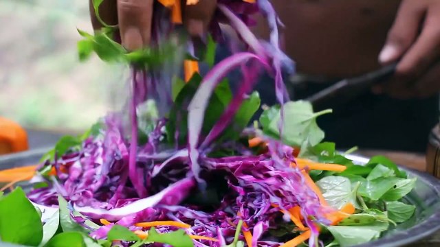 Cooking Cow Stomach with Blossoming banana Flower Salad Recipe - Cow Stomach Vegetable Salad eating