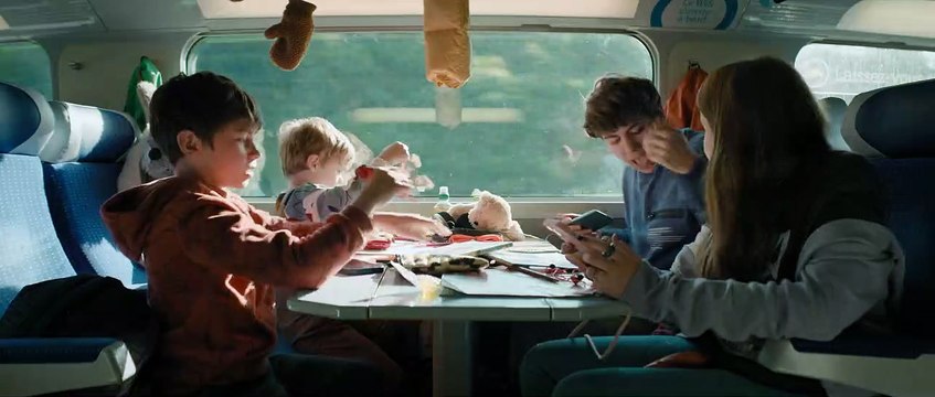 10 jours encore sans maman EXTRAIT VF Bienvenue à bord