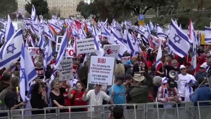 لابيد يدعو المتظاهرين لعدم التوقف.. وخطاب مرتقب لنتنياهو