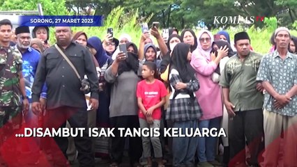 Gugur Ditembak OTK, Jenazah Serda Riswar Ramli Tiba di Sorong Disambut Upacara Militer