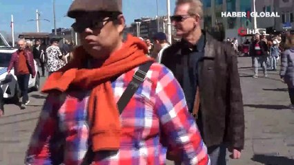 Taksim meydanı, güneşli ve sıcak havanın etkisiyle doldu, taştı!