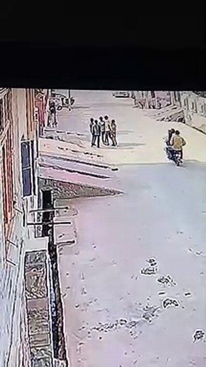 सूने मकान में बच्चा गिरोह ने की लाखों की चोरी, कैमरे में घटना कैद